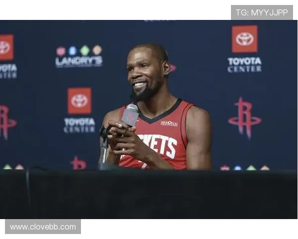 乌度卡盛赞杜兰特无私传球强调队友需把握四打三机会提升团队进攻